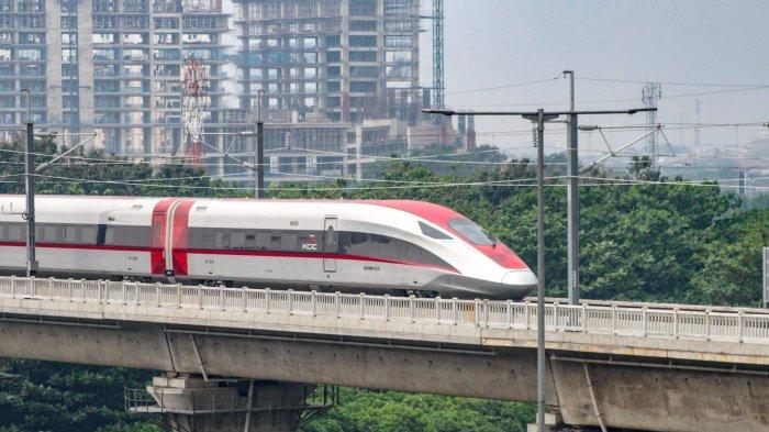 Jokowi Berlakukan Tarif Gratis Kereta Cepat WHOOSH Jakarta-Bandung, Begini Cara Pesannya